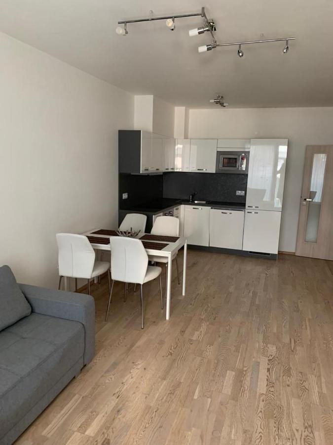 Residence Garden Tower - 8 Min Do Centra, Garaz 프라하 외부 사진