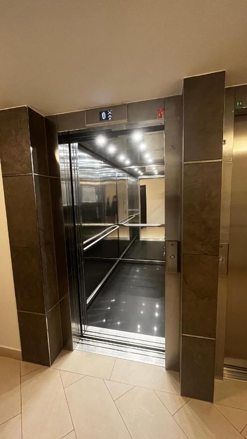 Residence Garden Tower - 8 Min Do Centra, Garaz 프라하 외부 사진